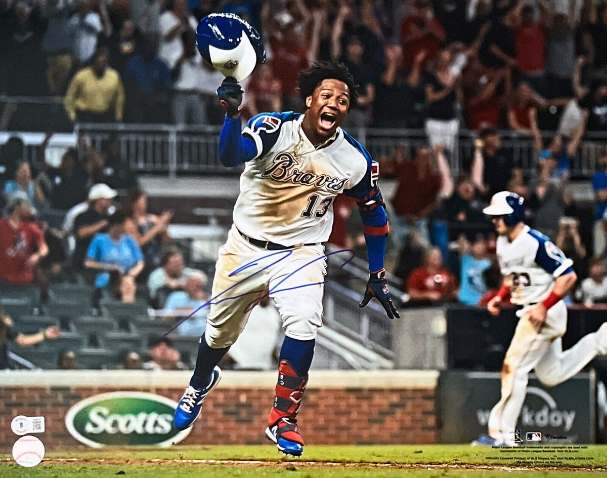 Ronald Acuna Jr. Signed Braves 16x20 Photo (Beckett)