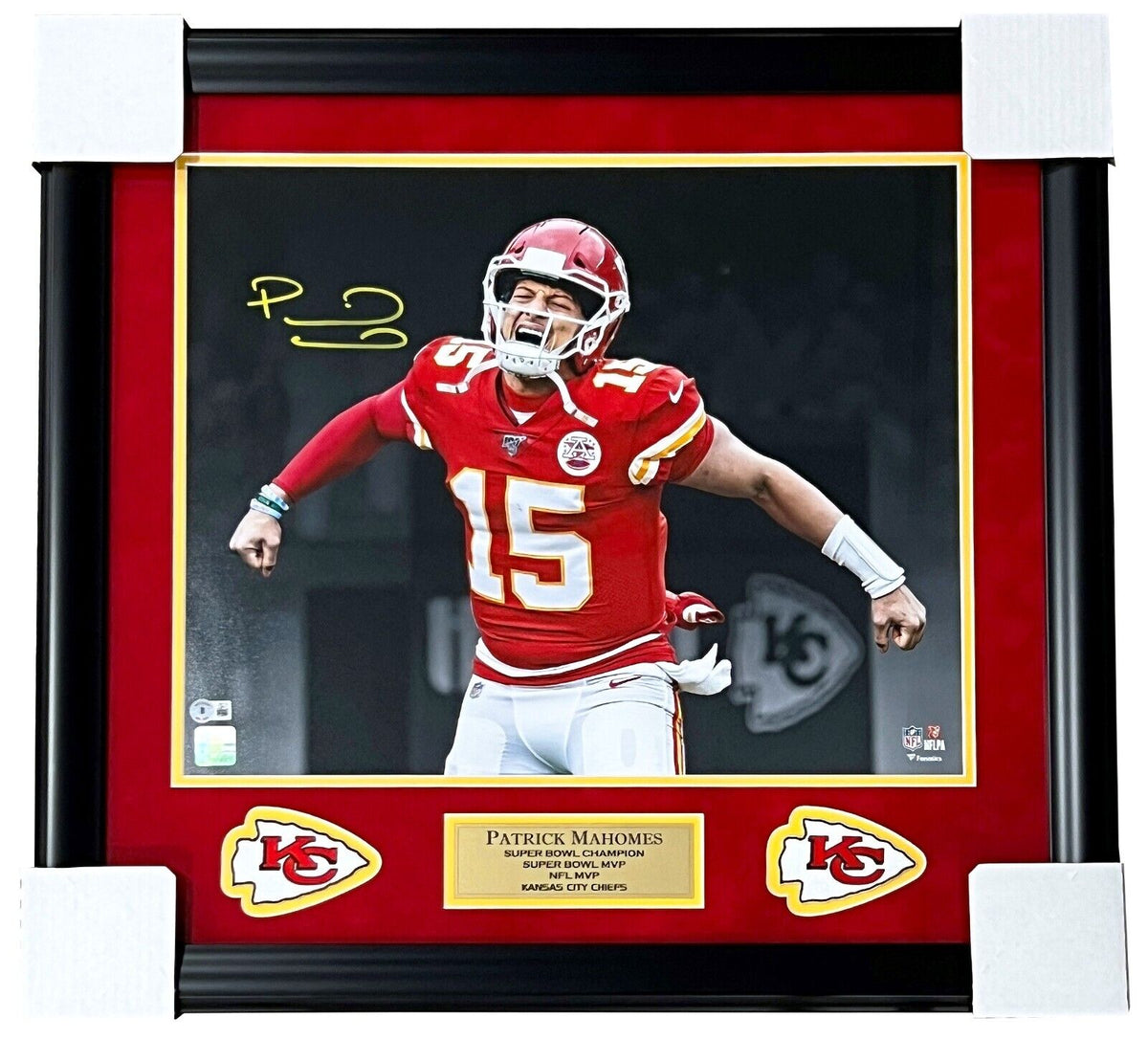 PATRICK MAHOMES AUTOGRAPHED HAND SIGNED AND CUSTOM FRAMED CHIEFS JERSEY