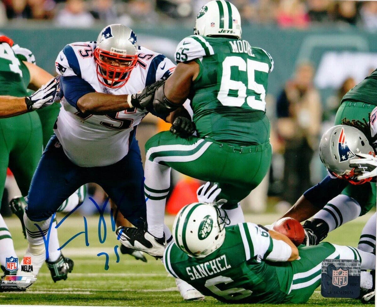 Vince Wilfork Signed Photo - 8x10