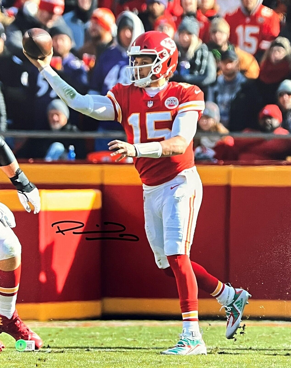 Patrick Mahomes Autographed Kansas City Chiefs 16x20 Photo Framed BAS Signed  KC - Inscriptagraphs Memorabilia