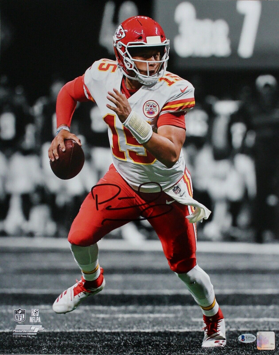 Patrick Mahomes Kansas City Chiefs Signed Super Bowl Spotlight 16x20 Photo  BAS