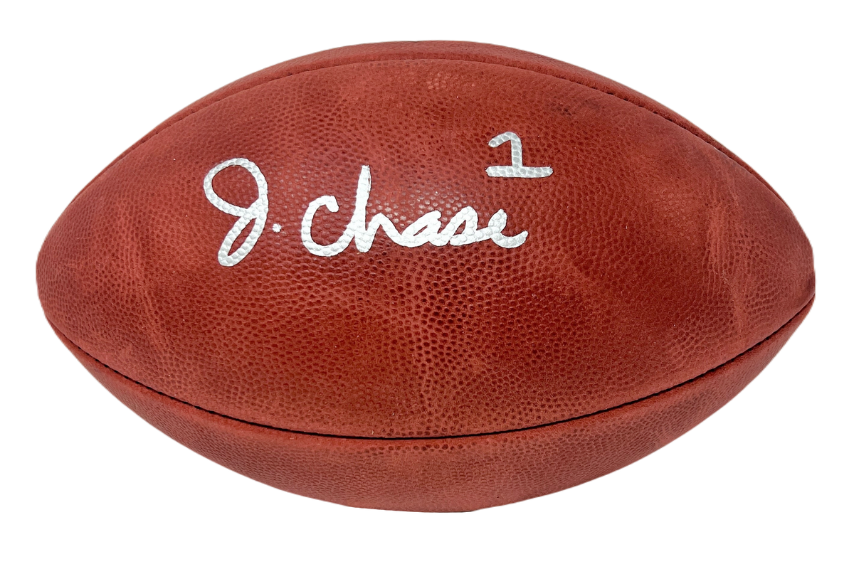 Ja'Marr Chase Cincinnati Bengals Signed Authentic Duke NFL Football JS –  Diamond Legends Online