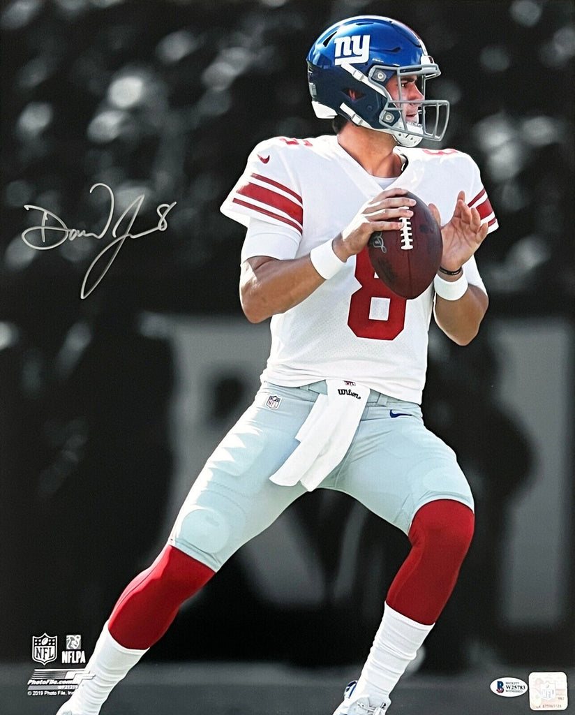 Daniel Jones New York Giants Signed Spotlight 16x20 Photo BAS Beckett