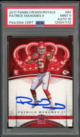 2017 Panini Crown Royale #84 Patrick Mahomes RC Rookie On Card PSA 9/10 Auto0