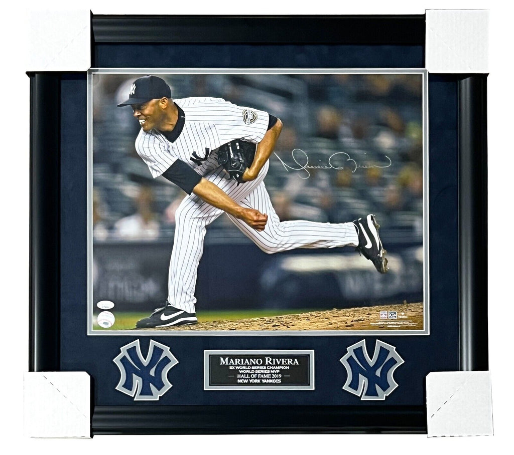 Mariano Rivera Autographed New York Yankees Framed 16x20 Photo JSA