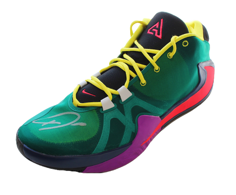 Giannis Antetokounmpo Milwaukee Bucks Signed Nike Zoom Freak Sneaker L Shoe BAS