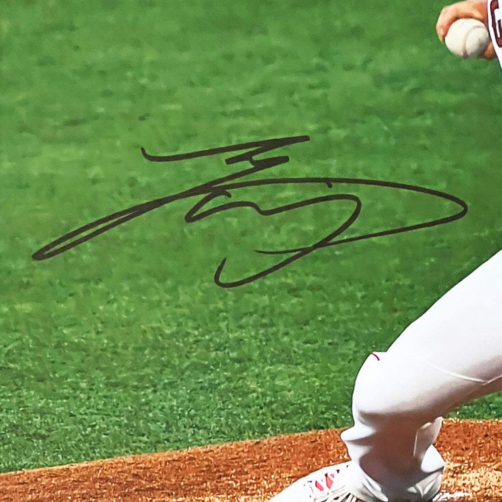 Shohei Ohtani Signed Framed Los Angeles Angels 16x20 Pitching Photo ML –  Super Sports Center