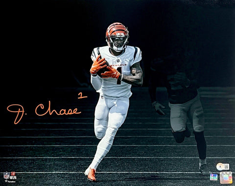 Ja'Marr Chase Signed Autographed 16x20 Photo Framed To 20x24 Beckett